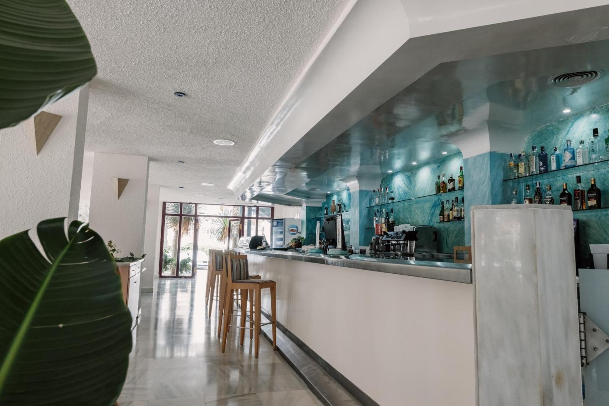 Hotel Apartamentos Londres La Manga Exteriör bild