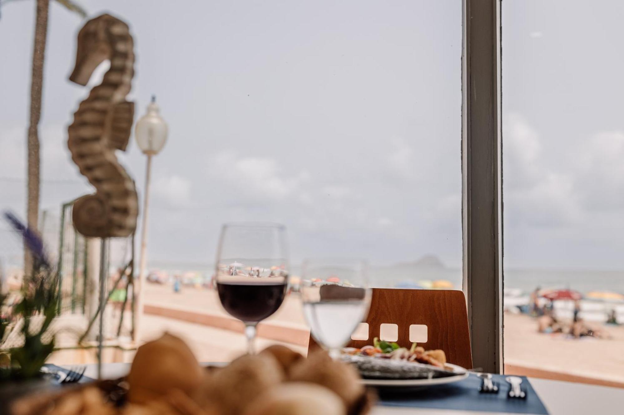 Hotel Apartamentos Londres La Manga Exteriör bild