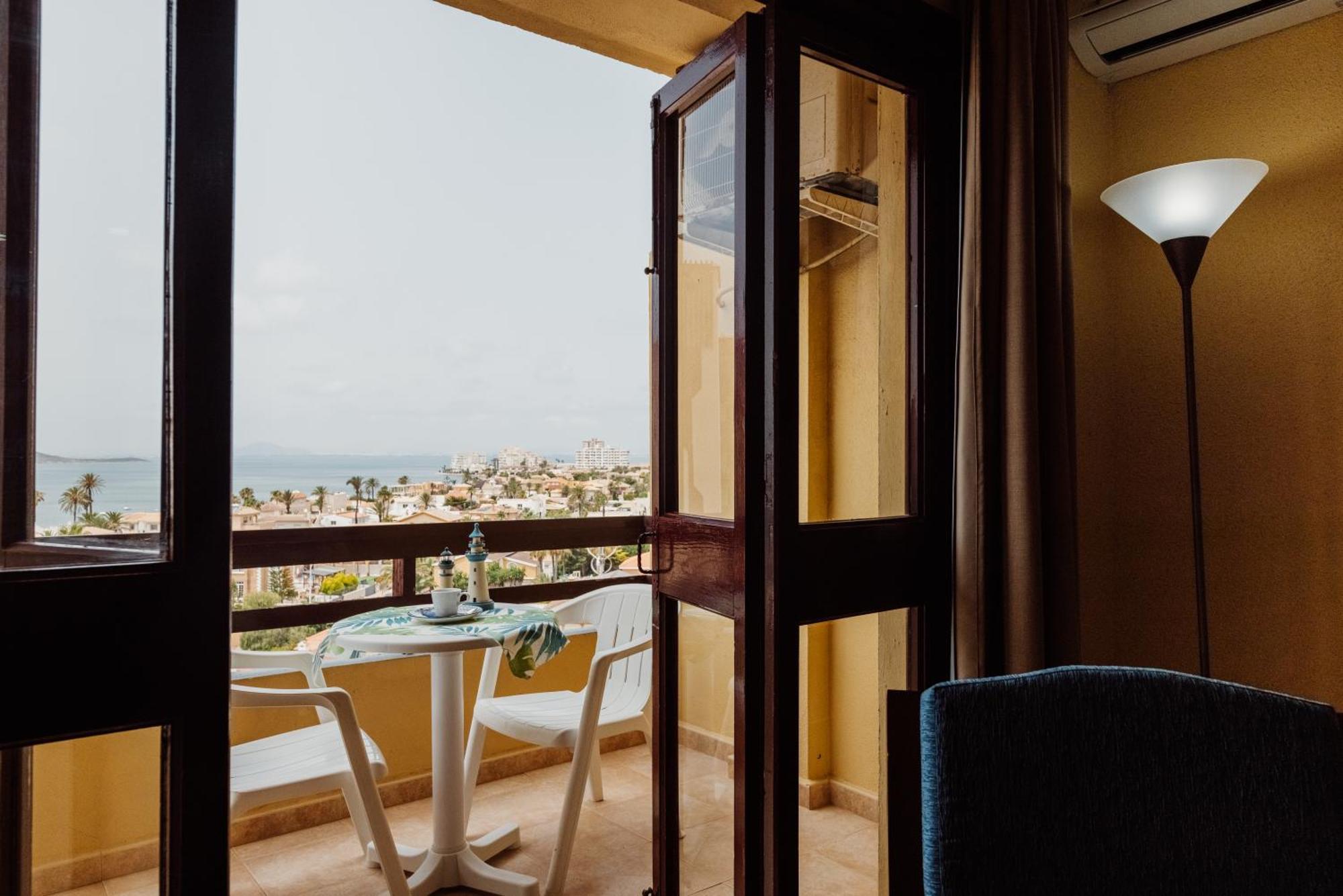 Hotel Apartamentos Londres La Manga Exteriör bild